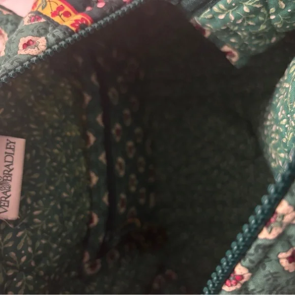 Vera Bradley Patterned Women's Bag - Picture 2 of 4